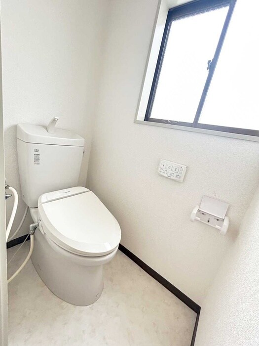 物件内観写真14　(トイレ)