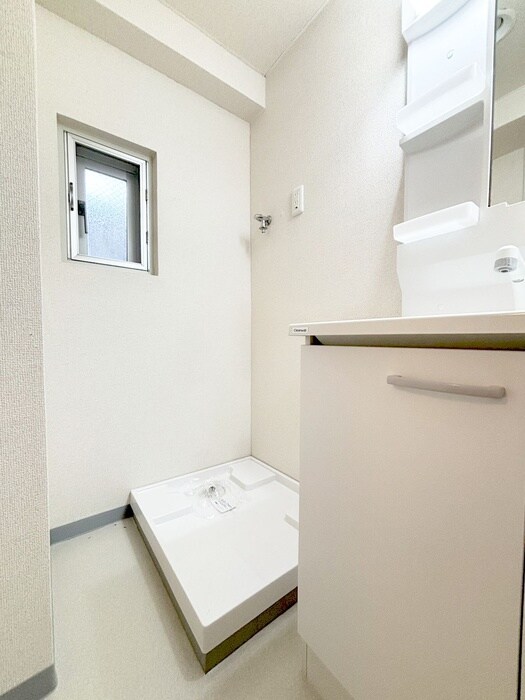 物件内観写真14　(洗濯機置場)