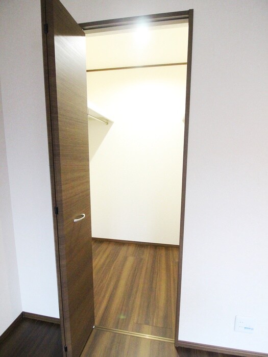 物件内観写真10　(収納)