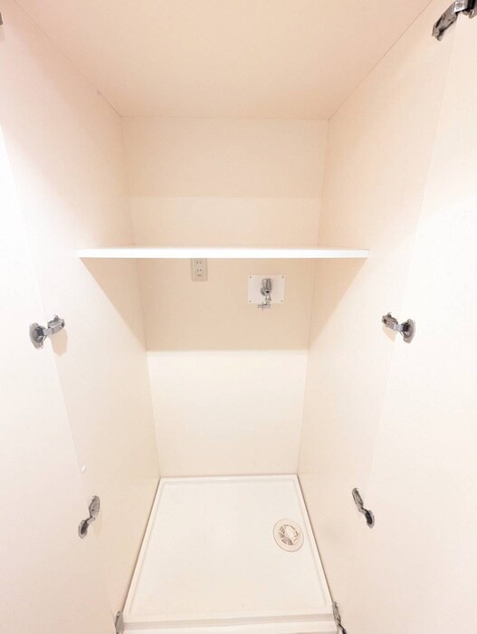 物件内観写真13　(洗濯機置場)