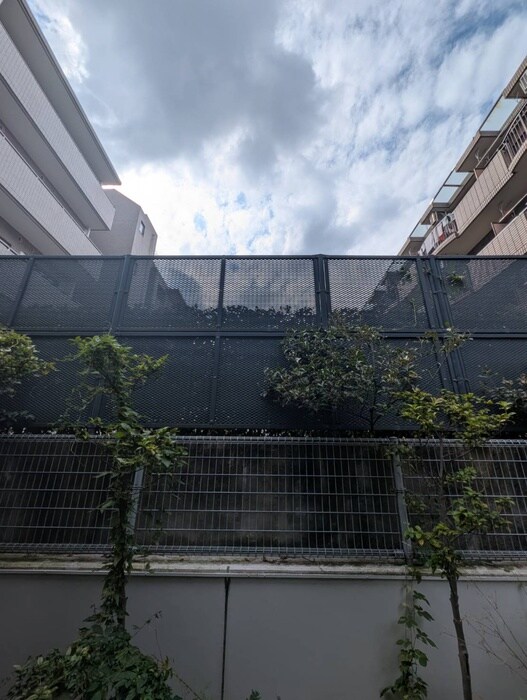 物件内観写真14　(室内からの展望)