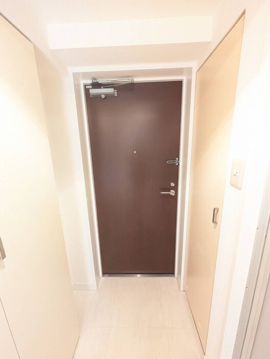 物件内観写真16　(玄関)