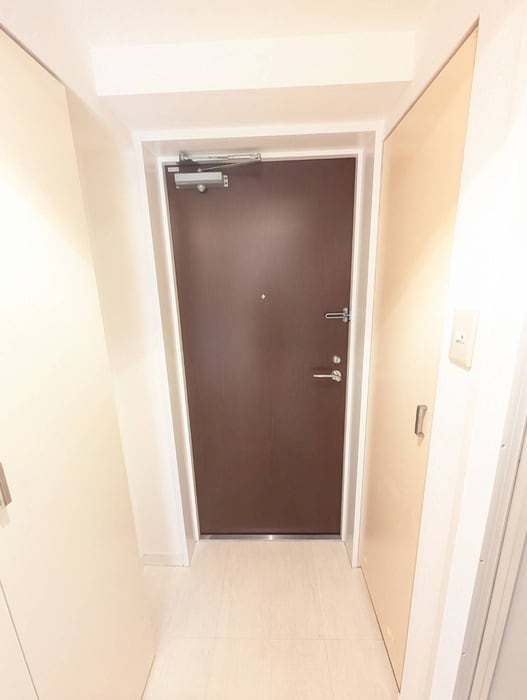 物件内観写真16　(玄関)