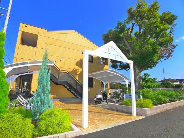 物件外観写真3　(エントランス部分)