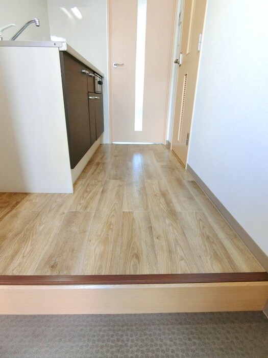 物件内観写真16　(玄関)