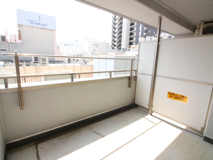 物件内観写真21　(室内からの展望)