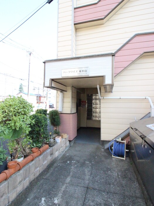 物件外観写真4　(エントランス部分)