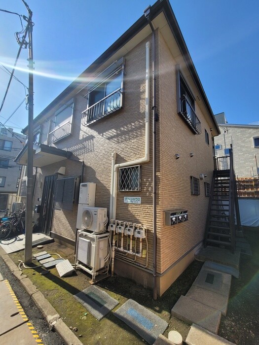 物件外観写真2　(エントランス部分)