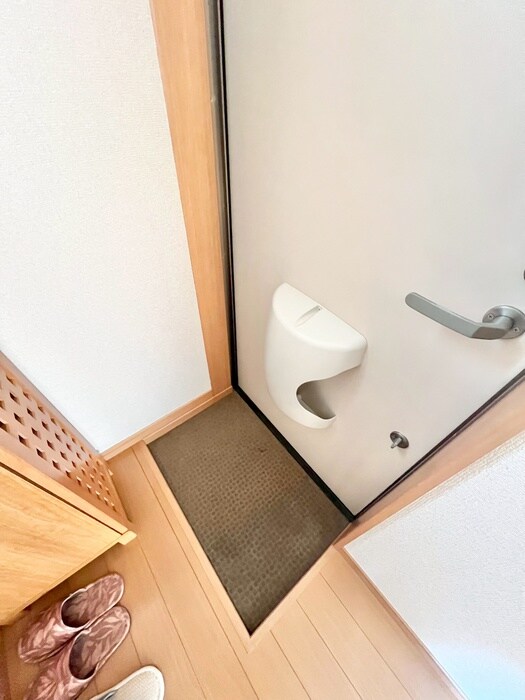 物件内観写真16　(玄関)