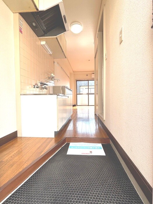 物件内観写真12　(玄関)