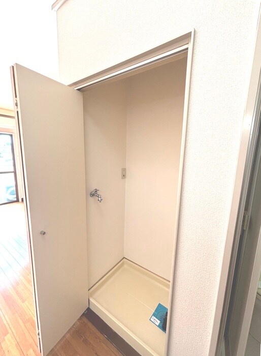 物件内観写真15　(洗濯機置場)