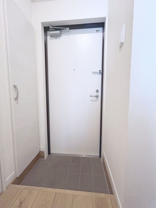 物件内観写真17　(玄関)