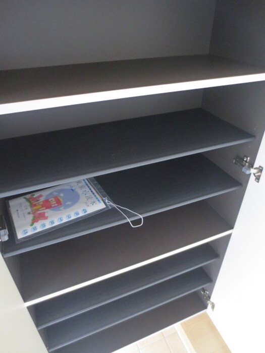 物件内観写真8　(靴箱)