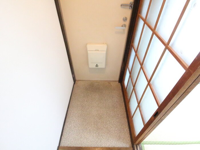 物件内観写真16　(玄関)