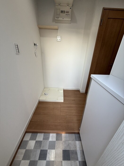 物件内観写真7　(玄関)