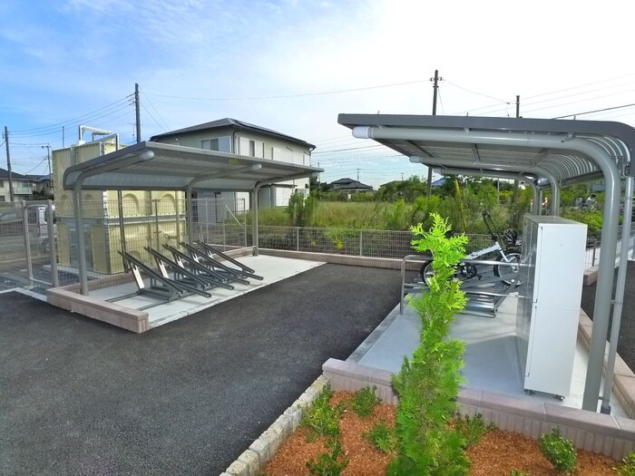 物件外観写真5　(駐輪場)