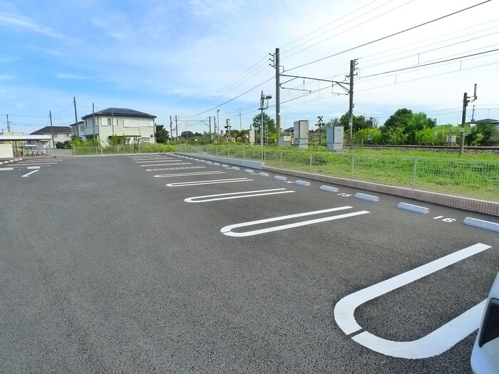 物件外観写真6　(駐車場)