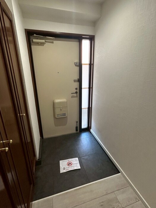 物件内観写真14　(玄関)