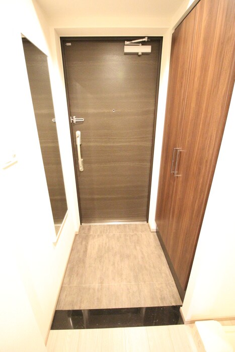 物件内観写真18　(玄関)