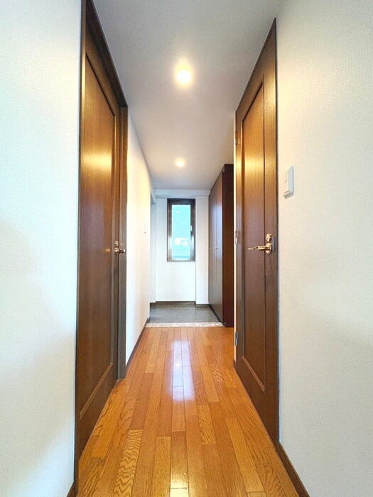 物件内観写真18　(廊下)
