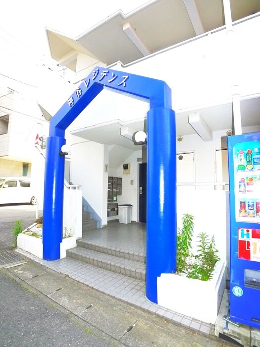 物件外観写真2　(エントランス部分)