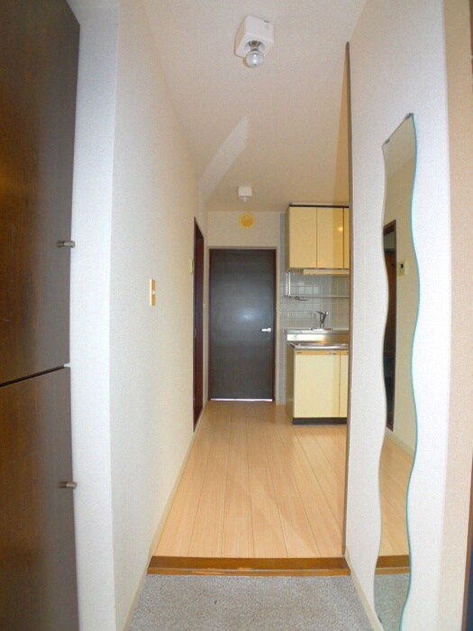 物件内観写真7　(玄関)