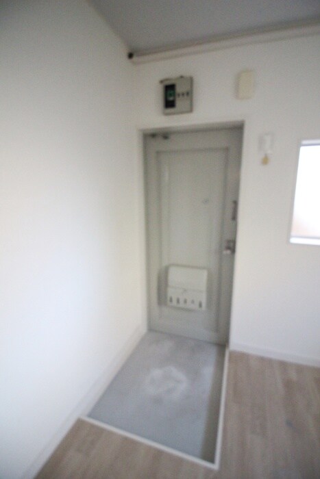 物件内観写真12　(玄関)