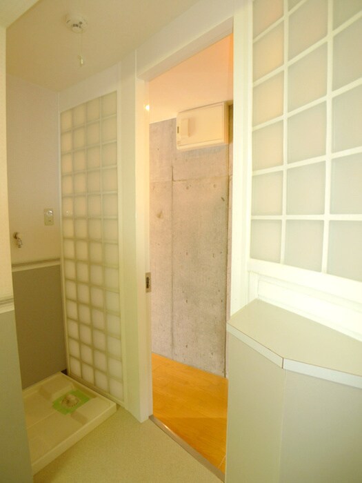 物件内観写真13　(洗濯機置場)