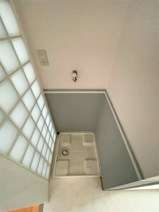 物件内観写真18　(洗濯機置場)