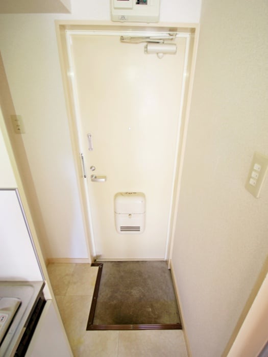 物件内観写真11　(玄関)