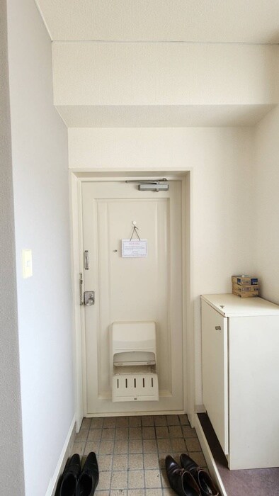 物件内観写真16　(玄関)