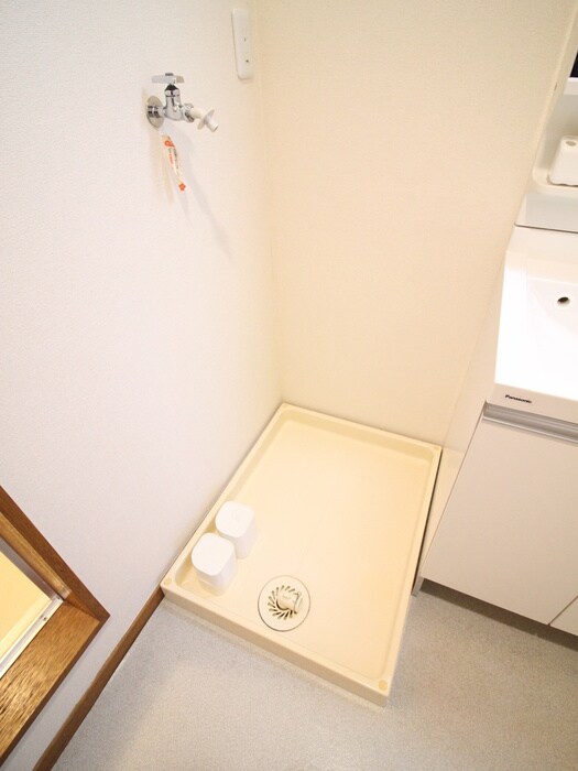 物件内観写真17　(洗濯機置場)