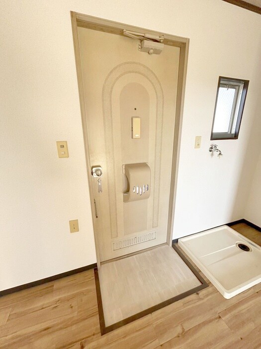 物件内観写真14　(玄関)