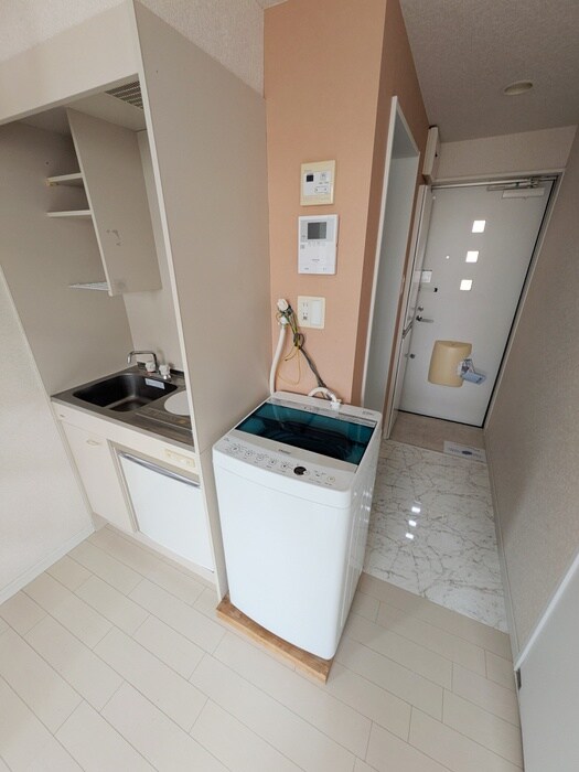 物件内観写真12　(洗濯機置場)