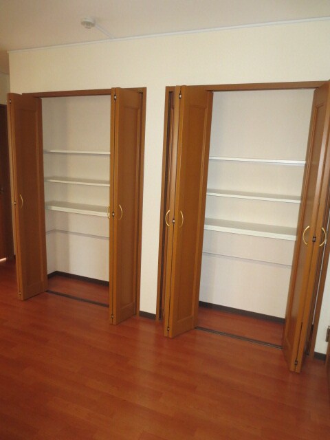 物件内観写真10　(収納)