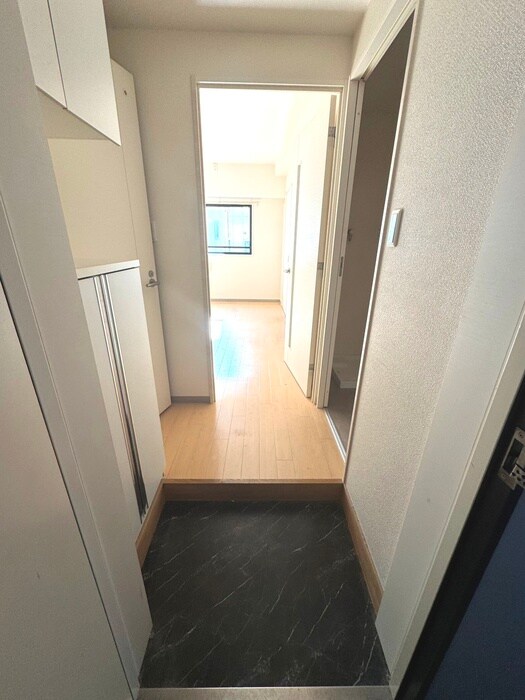 物件内観写真7　(玄関)