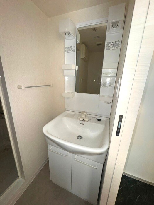 物件内観写真11　(洗面)