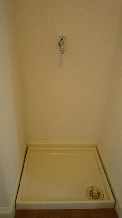 物件内観写真8　(洗濯機置場)