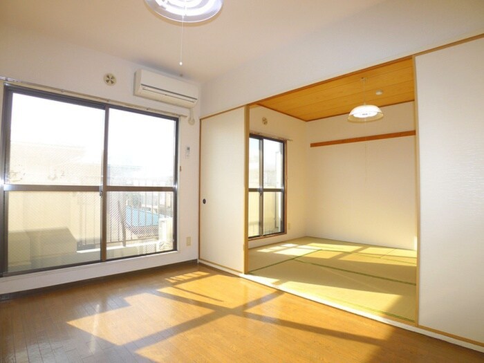 物件内観写真7　(室内からの展望)