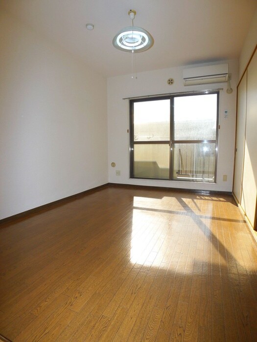 物件内観写真8　(居室)