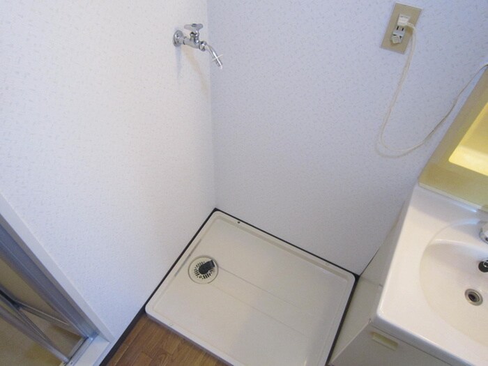 物件内観写真17　(洗濯機置場)