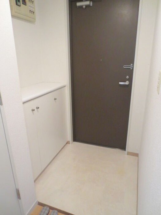 物件内観写真16　(玄関)