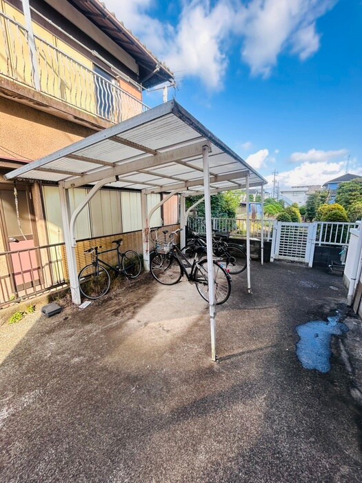 物件外観写真4　(駐輪場)