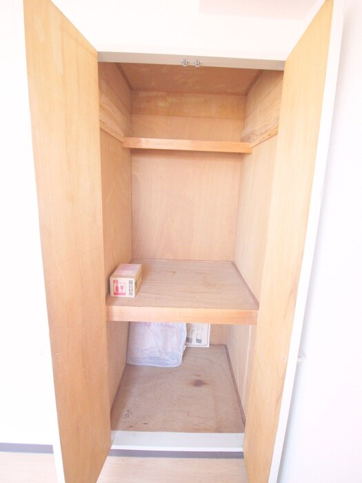 物件内観写真11　(収納)