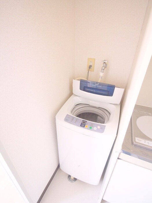 物件内観写真14　(洗濯機置場)