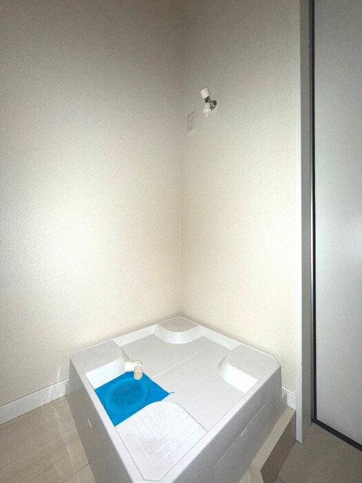 物件内観写真15　(洗濯機置場)