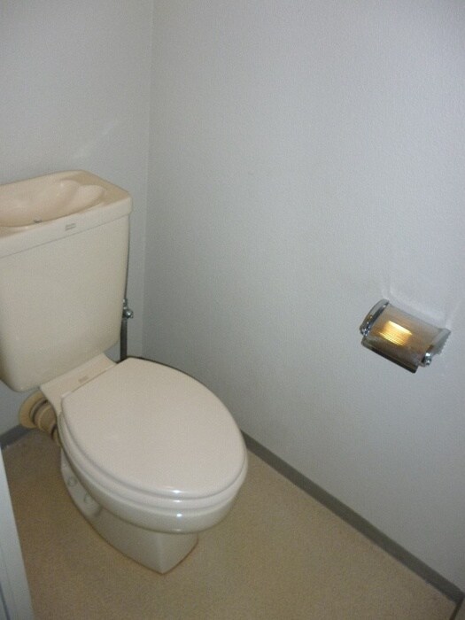 物件内観写真8　(トイレ)