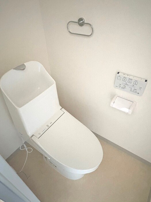 物件内観写真8　(トイレ)