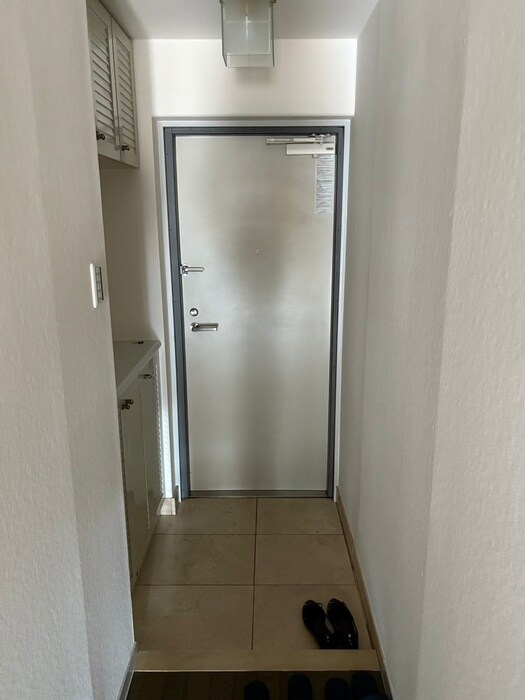 物件内観写真10　(玄関)