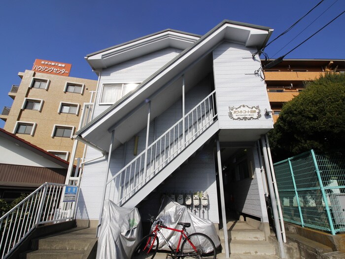 物件外観写真2　(エントランス部分)